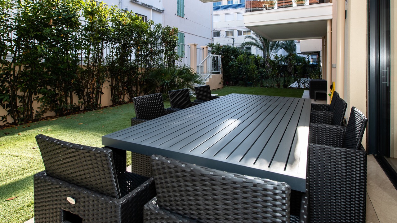 Photo of Outdoor in California - Pezou