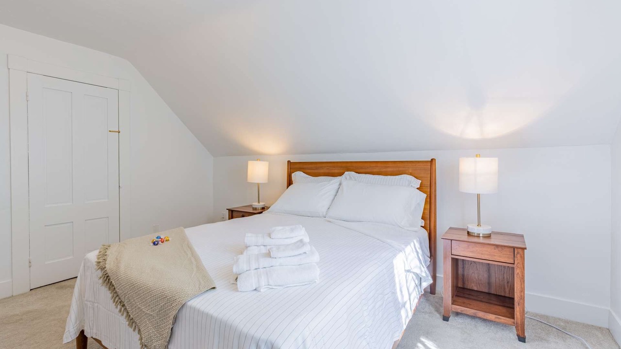 Photo of Bedroom in Salem