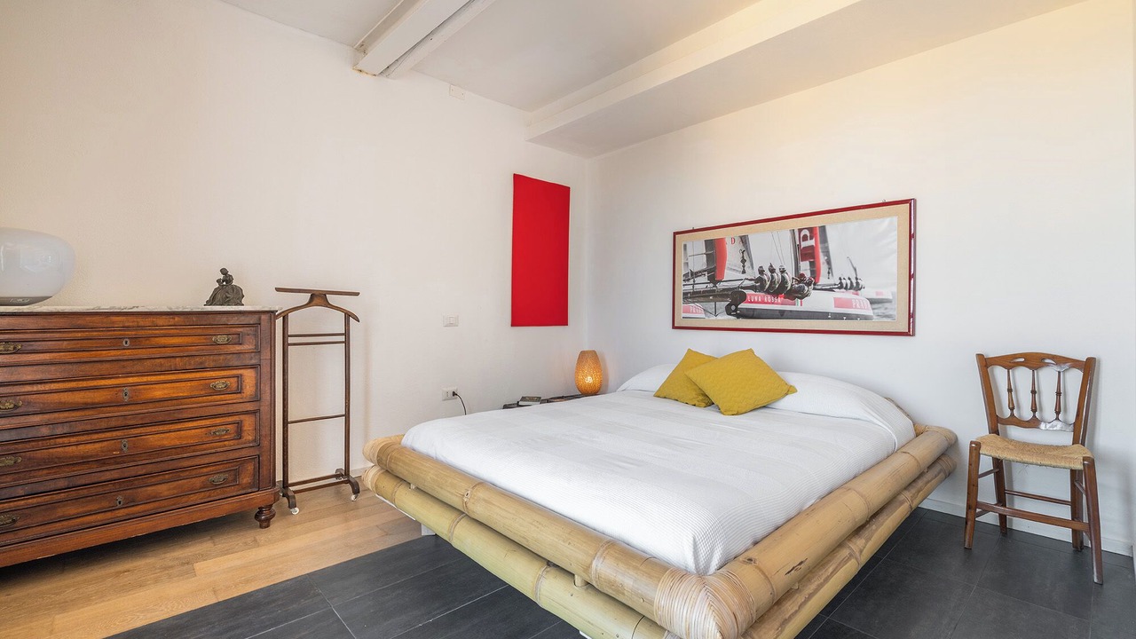 Photo of Bedroom in Historic Castle District