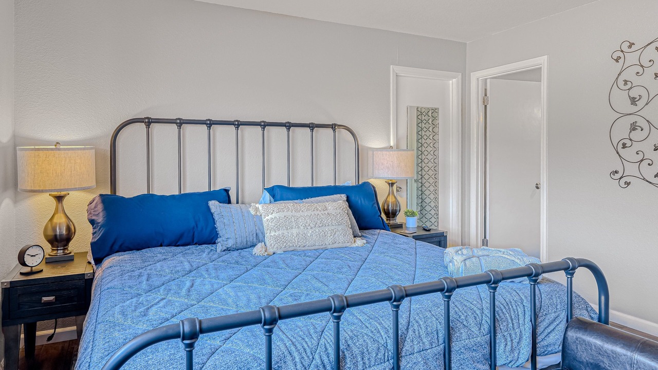 Photo of Bedroom in Cave Creek