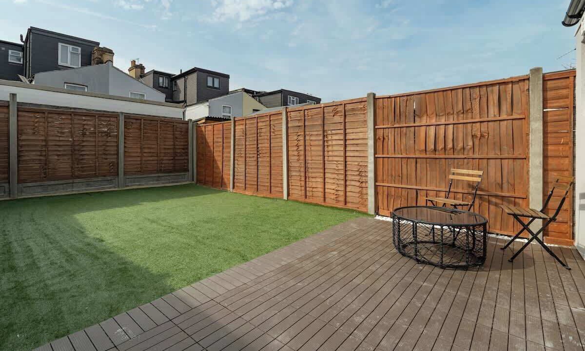 Photo of Patio Balcony in Leyton