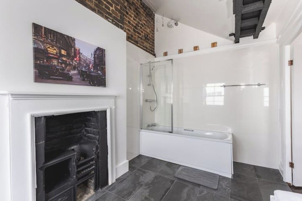 Photo of Bathroom in St Luke's
