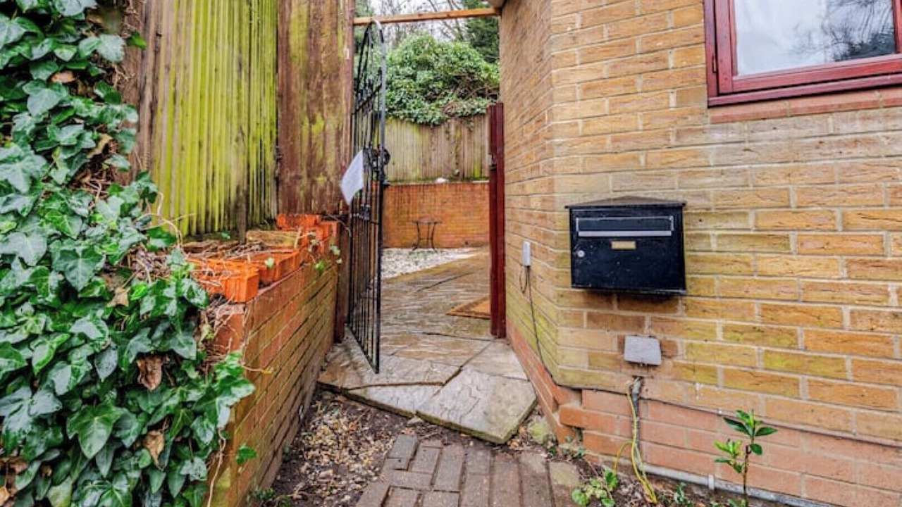 Photo of Outdoor in West Hendon
