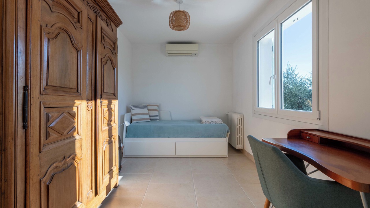 Photo of Bedroom in La Roquette-sur-Siagne