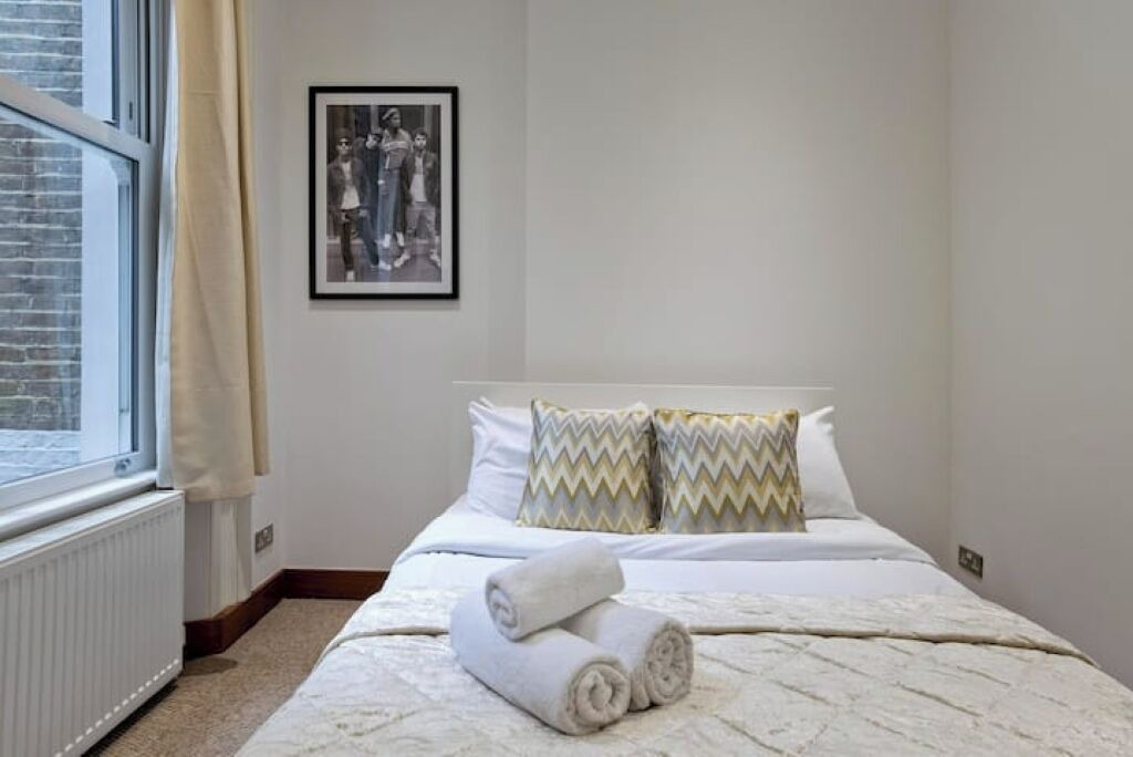 Photo of Bedroom in Addison