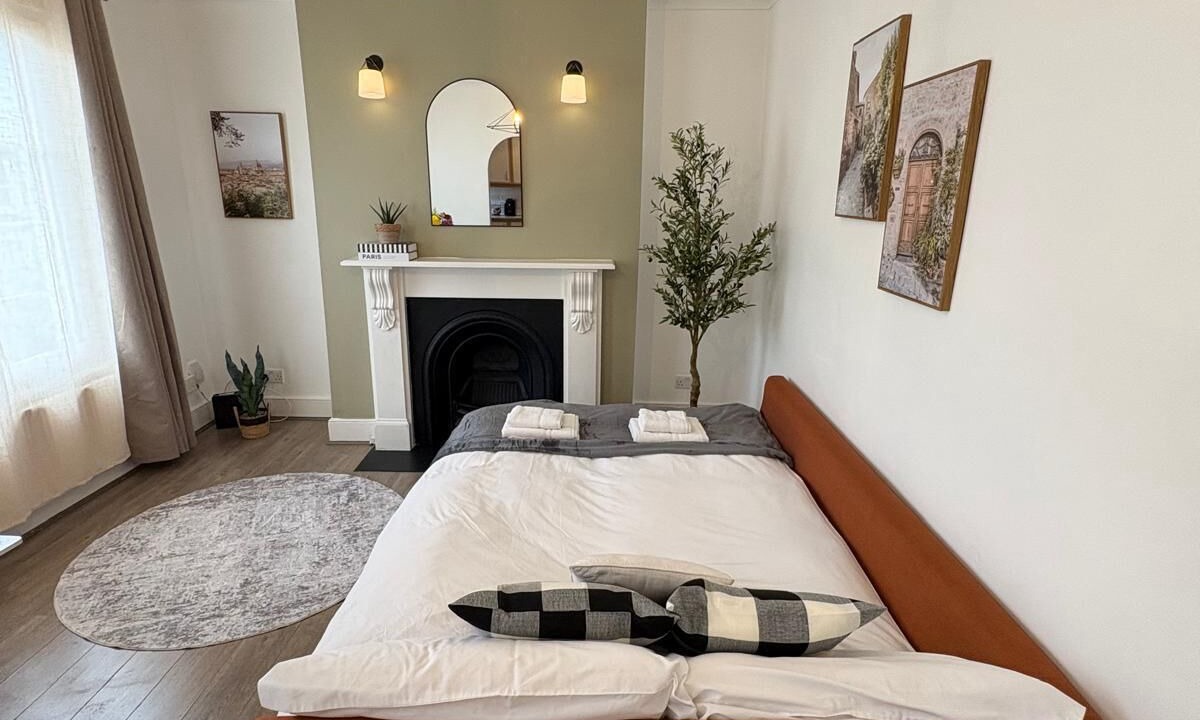 Photo of Bedroom in Highbury West