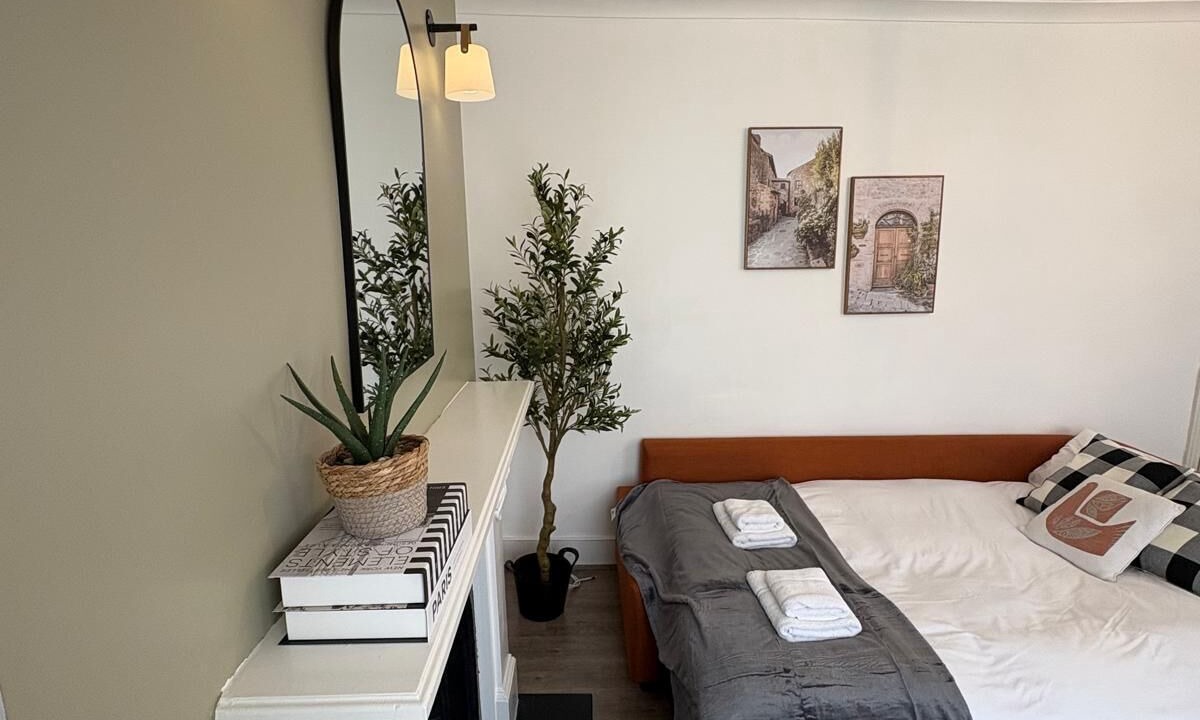 Photo of Bedroom in Highbury West