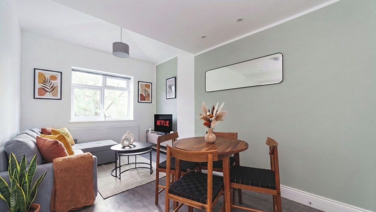 Photo of Livingroom in Childs Hill