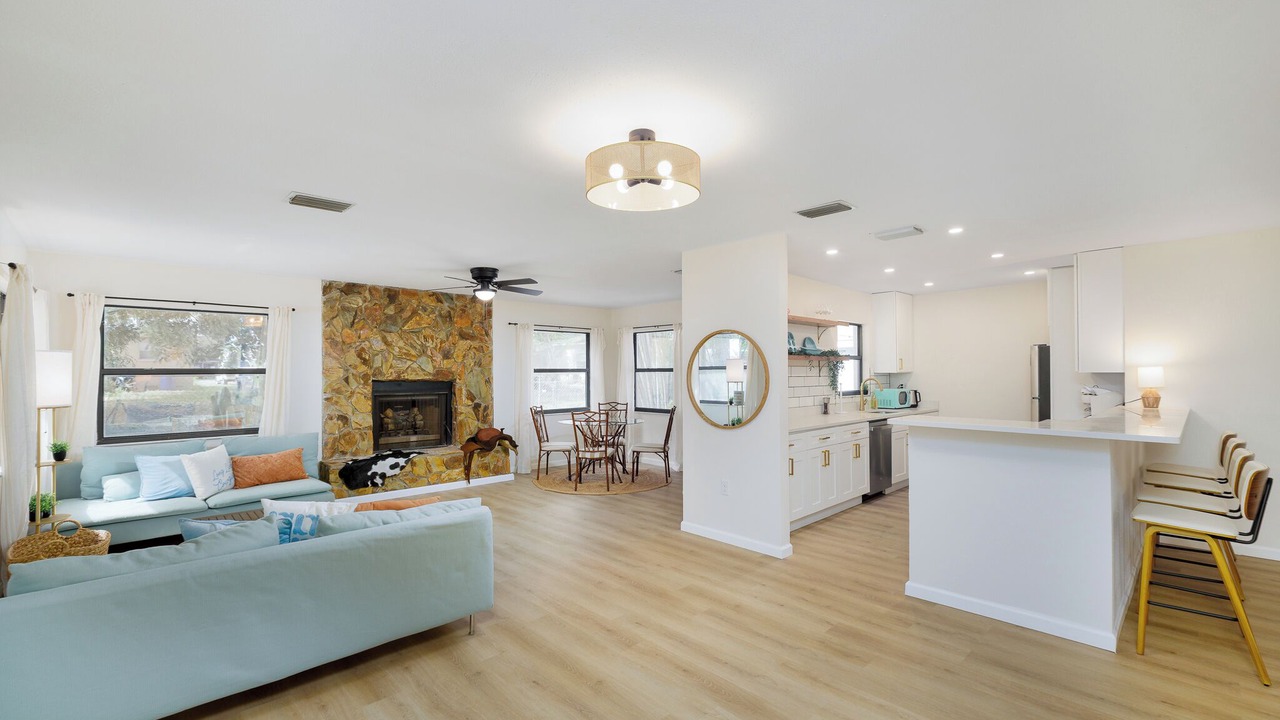 Photo of Livingroom in Disston Heights