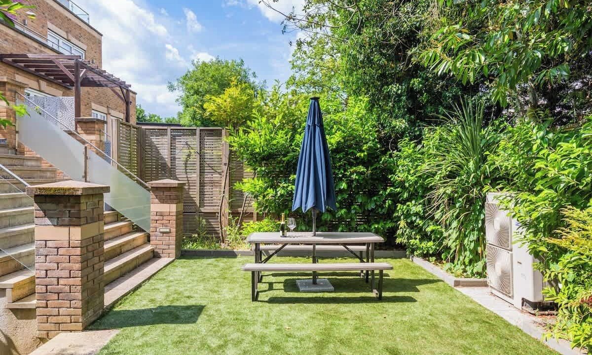 Photo of Outdoor in Hendon