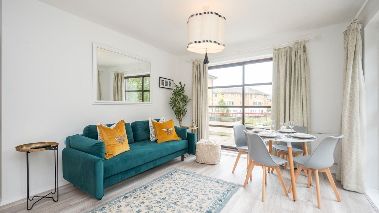 Photo of Livingroom in Surrey Docks