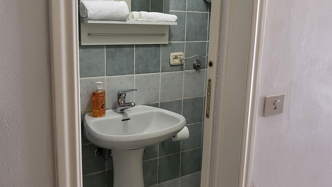 Photo of Bathroom in Iglesias Historic Centre