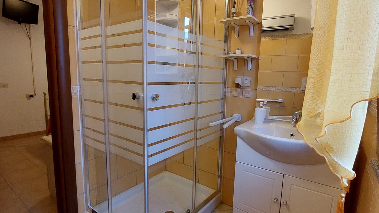 Photo of Bathroom in Iglesias Historic Centre
