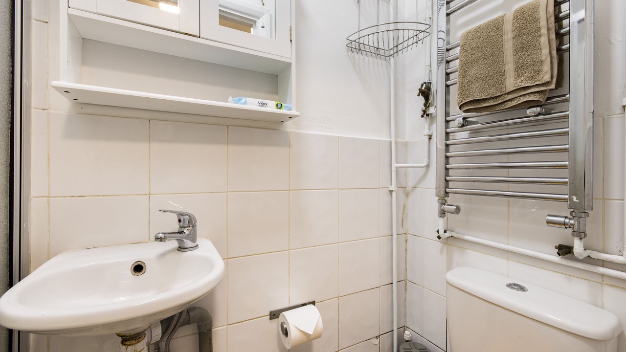 Photo of Bathroom in Grove Green