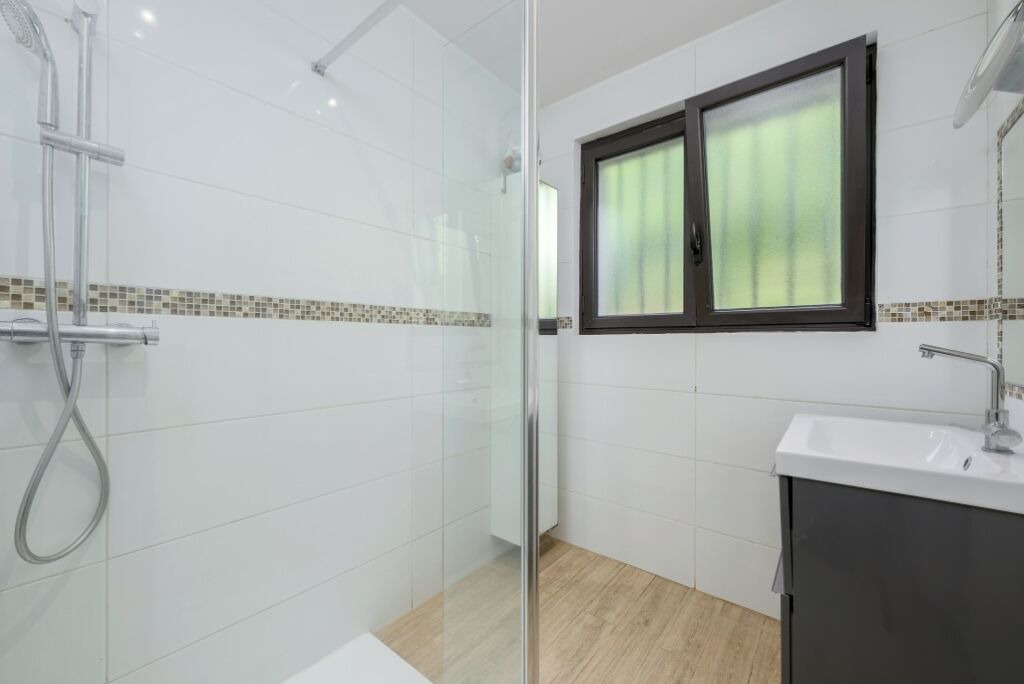 Photo of Bathroom in Biot