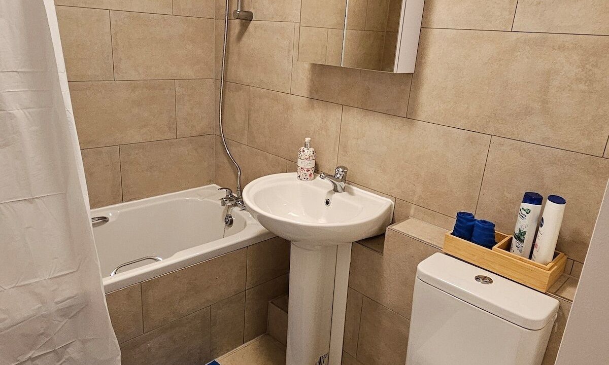 Photo of Bathroom in Bromley North