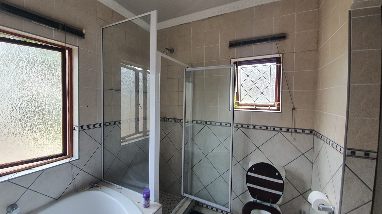 Photo of Bathroom in Uvongo