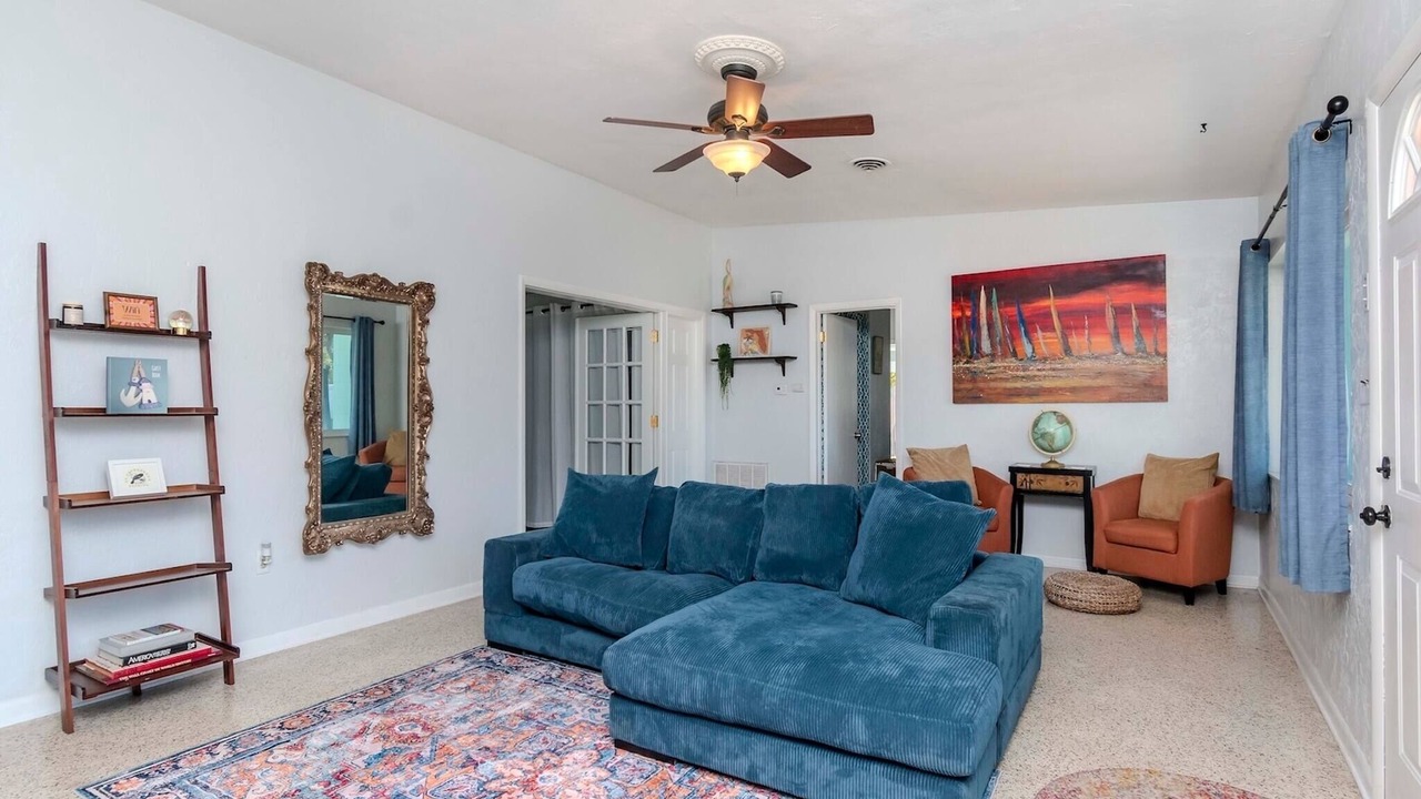 Photo of Livingroom in South Pinellas Community Council