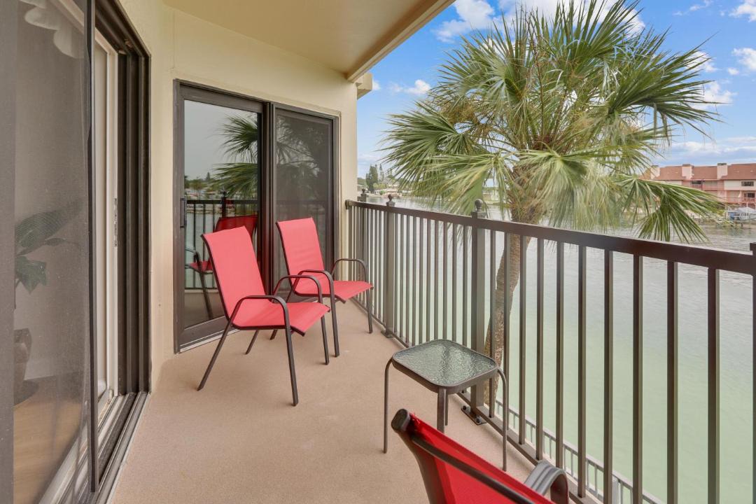 Photo of Patio Balcony in Sunset Beach