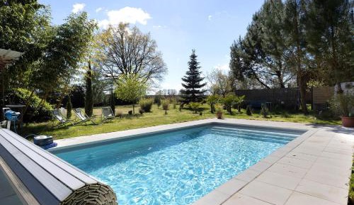 Villa with Garden View
