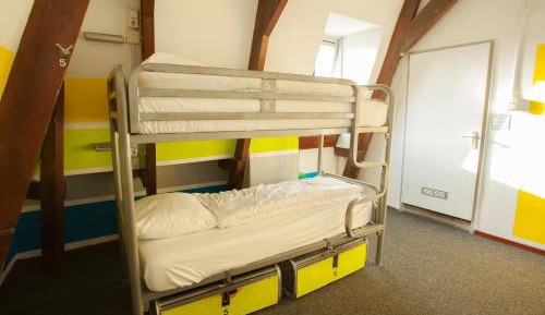 Bed in 6-Person Mixed Dormitory Room