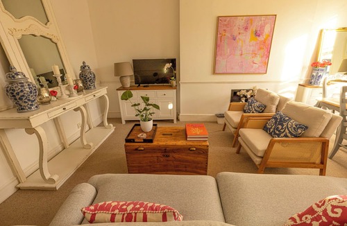 West Kensington Apartment | Stylish apartment in upmarket Kensington Olympia