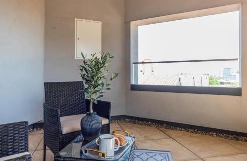 Woolwich Riverside Apartment | 2 Bed Oasis Apartment with Free Parking and Fast Wi-Fi Near O2 & ExCeL & Elizabeth Line