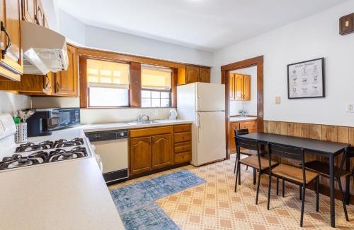 Oak Square House | 154 Quite & Bright & Spacious Apt in Brighton