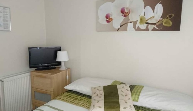 Apple House Guesthouse Heathrow Airport