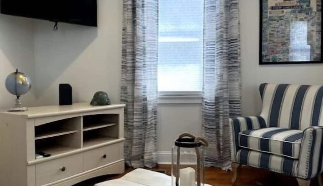 Down Town Salem brand-new 1bdr apt