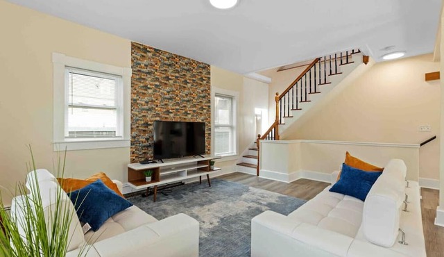 Skyrise Two Stories - Centrally Located