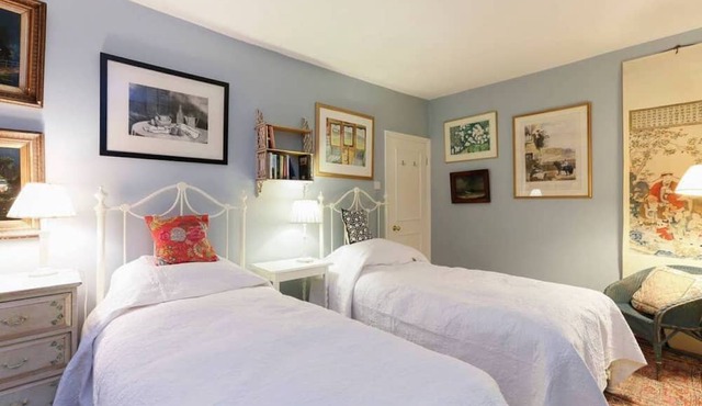 Attractive Chelsea apartment for four