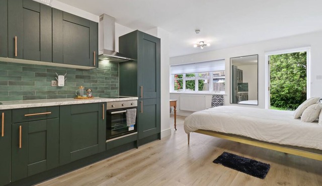 Lux Garden Studio flat