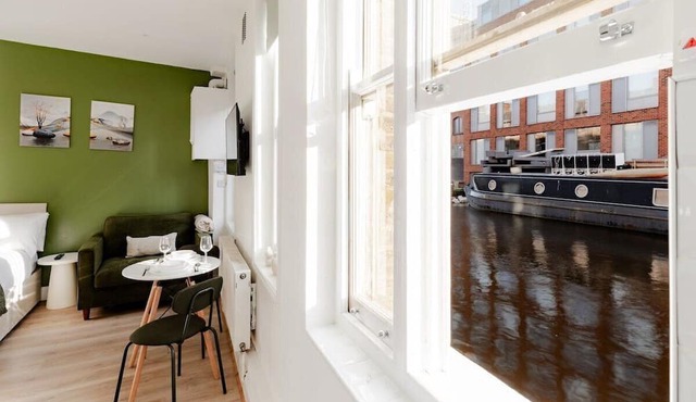 The Little Venice Hideaway Studio on the Canal !