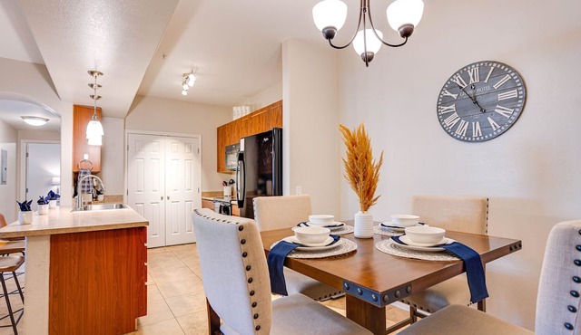 3BR Mesa Condo w Pool, Hot Tub, Gym, Patio, Parking!
