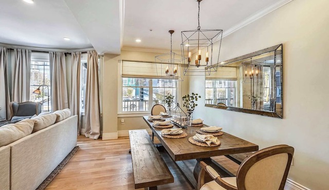 3BR Cozy Boston Condo, Near T