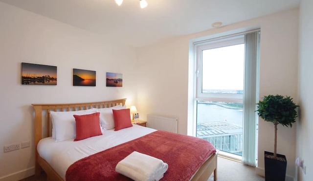 London ExCeL Stay - Three Bed Serviced Apartment