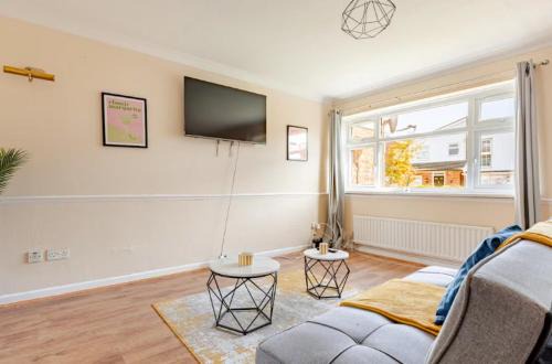 Gorgeous 3 bed House - Free Parking near Elizabeth line