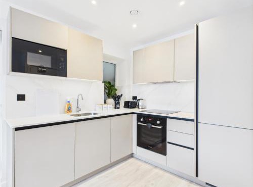 Hendon 2 Bedroom Apartment with Parking - 20 mins to Central London